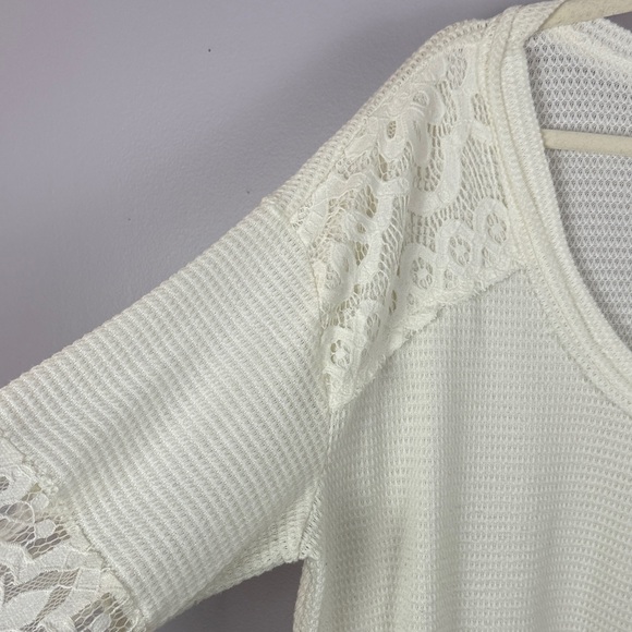 Torrid Ivory Waffle V-Neck Lace Insert Long Sleeve Size 1 Textured Knit Top - Picture 4 of 14